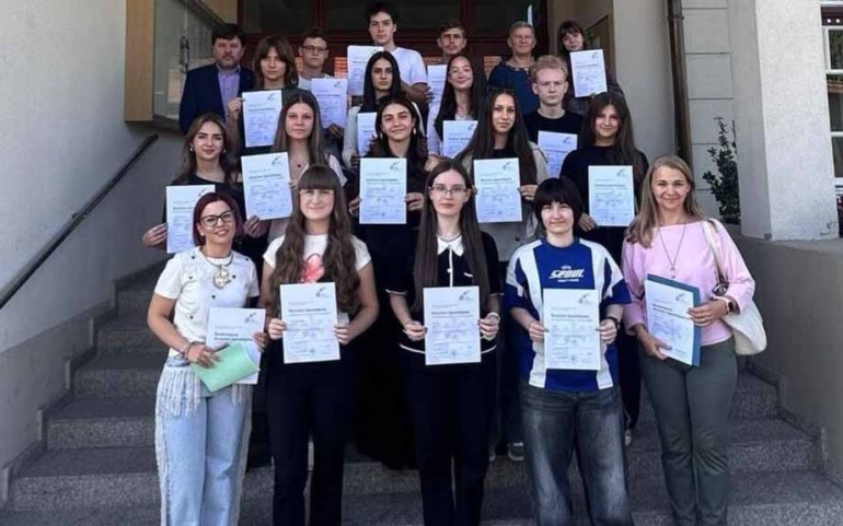 Câţiva din elevii noştri au obţinut atestatul de limba germană
